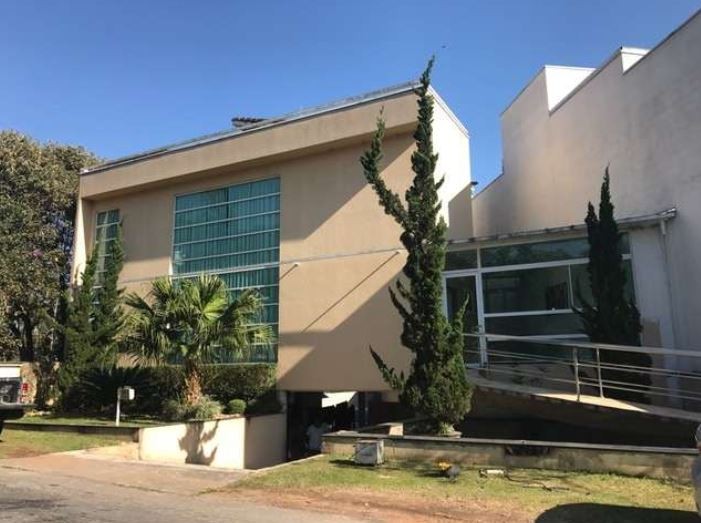  Imóvel MATRÍCULA nº 60.645 do 2º Cartório de Registro deImóveis de Mogi das Cruzes/SP. CONTRIBUINTE nº38.045.021.000 da Prefeitura Municipal de Mogi das Cruzes/SP.DESCRIÇÃO: um TERRENO e respectiva EDIFICAÇÃO, sendo oterreno composto do lote nº 21 da Quadra nº 45, do loteamentoCidade Parquelân